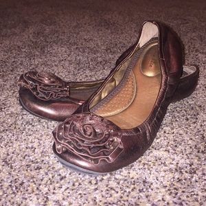 Eva and Zoe brown ballet flats